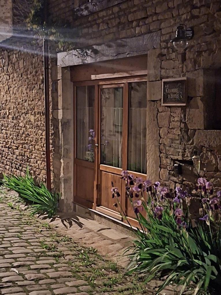 Chambre Les Marguerites Cluny Zewnętrze zdjęcie